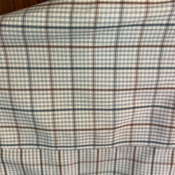 Traditional Fit JosABank Reserve Dress shirt. Button tab collar. Like new. - Picture 6 of 6